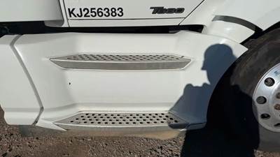 Kenworth T680 Right Tank Fairing