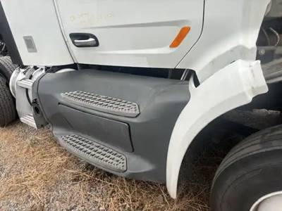 Peterbilt 579 Right Tank Fairing