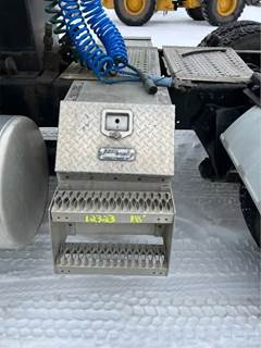 Freightliner FLD120 Classic Tool Box for a 2004 Freightliner Classic 120