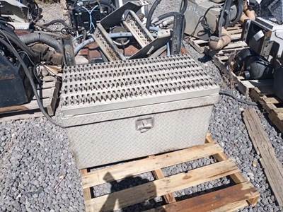 International 9900i Tool Box