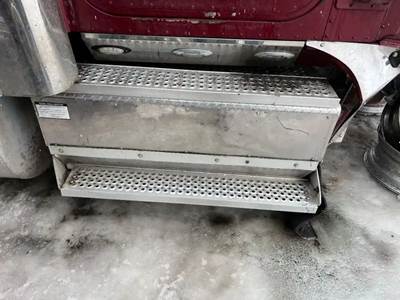 International 9900ix Tool Box
