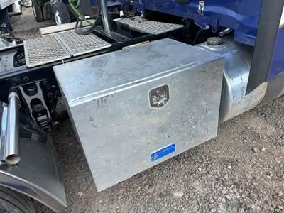 Kenworth T680 Tool Box