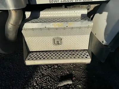 Kenworth T800 Tool Box