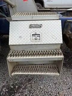 Kenworth T800 Tool Box