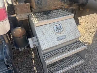 Kenworth T800 Tool Box