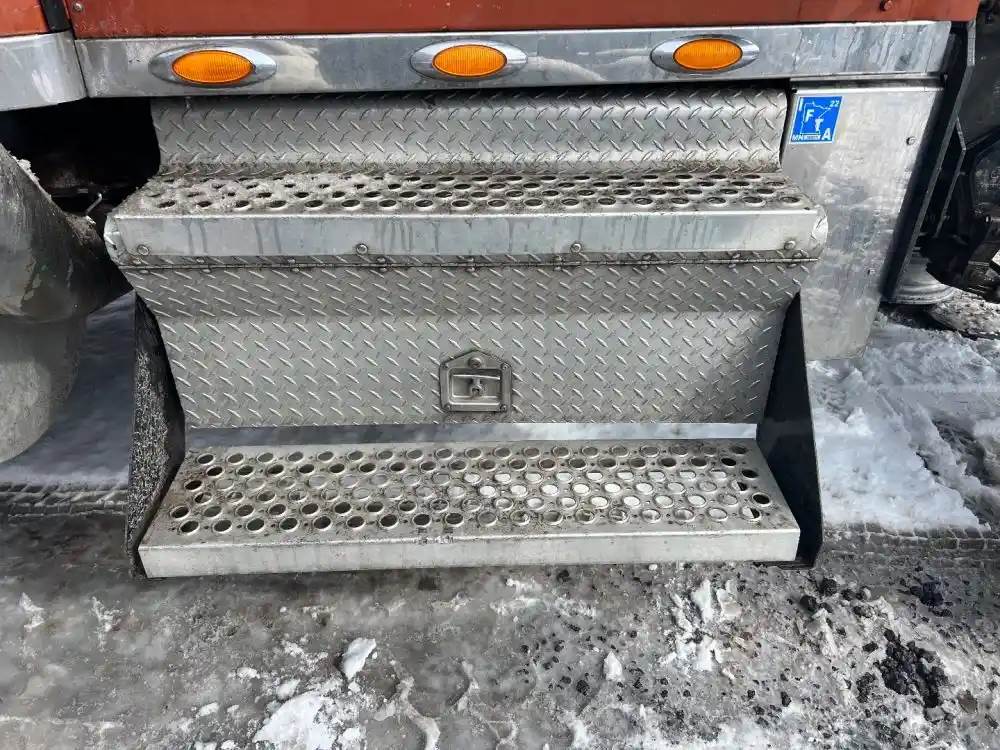 2004 Kenworth W900 Tool Box For Sale Ucon, ID 318235