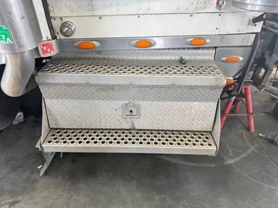 Kenworth W900L Tool Box