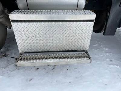 Peterbilt 379 Tool Box