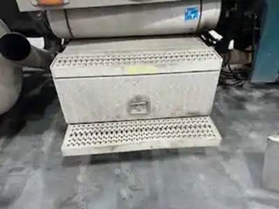 Peterbilt 379 Tool Box
