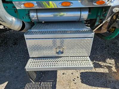 Peterbilt 379 Tool Box