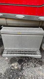 Peterbilt 379 Tool Box