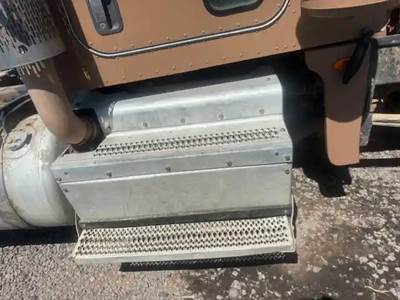 Peterbilt 389 Tool Box