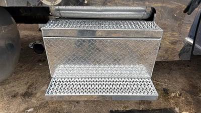 Peterbilt 389 Tool Box