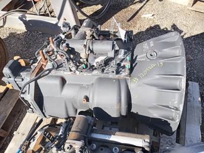 Eaton-Fuller FAOM-15810C Transmission for a 2016 Peterbilt 579