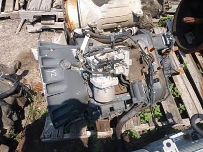Eaton-Fuller FO16E310C Transmission for a 2015 Kenworth T800