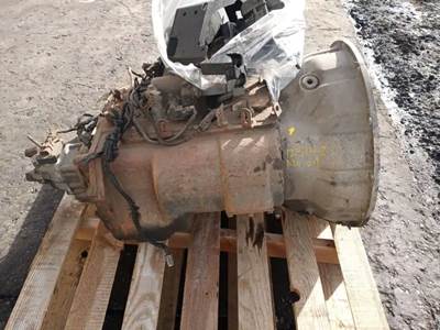 Eaton-Fuller FOM-15E310C Transmission for a 2014 Freightliner Cascadia 125