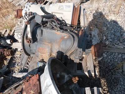 Eaton-Fuller FRM-15210B Transmission for a 2009 Peterbilt 386