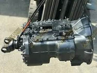 Eaton-Fuller FRO15210B Transmission for a 2013 Freightliner Cascadia 132