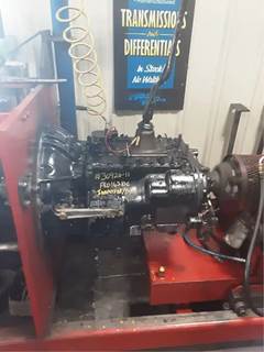 Eaton-Fuller Transmission for a 2004 Kenworth T800