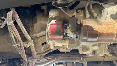 Eaton-Fuller FRO16210C Transmission for a 2006 Freightliner Columbia 120
