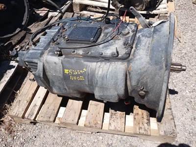 Eaton-Fuller RTLO18718B Transmission for a 1998 Peterbilt 378
