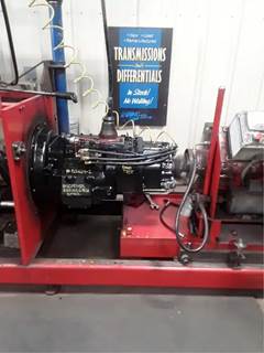 Eaton-Fuller RTLO18718B Transmission for a 1998 Peterbilt 378