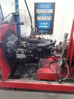 Eaton-Fuller Transmission for a 2010 Mack GU713