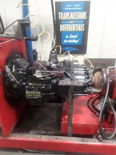 Eaton-Fuller RTLO18918B Transmission for a 2000 Peterbilt 379