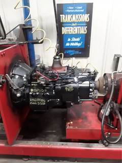 Eaton-Fuller RTLO18918B Transmission for a 2007 Peterbilt 379