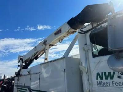 Used Service Box, Damaged, With Imt 6025 Crane, Slight Bend On The End