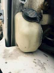 International 4900 Windshield Washer Reservoir