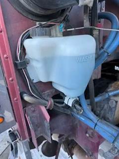 Peterbilt 379 Windshield Washer Reservoir
