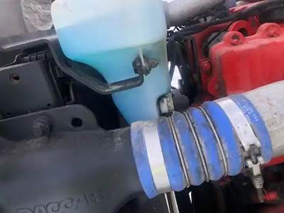 Peterbilt 579 Windshield Washer Reservoir