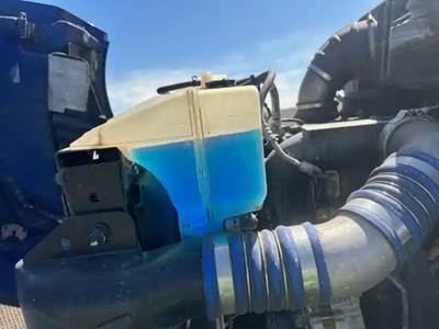 Peterbilt 579 Windshield Washer Reservoir