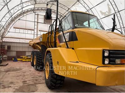 Caterpillar 725 Articulated Truck