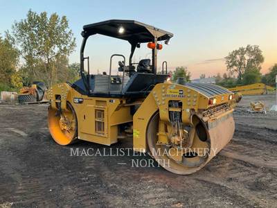 Caterpillar CB13 Tandem Vibratory Roller
