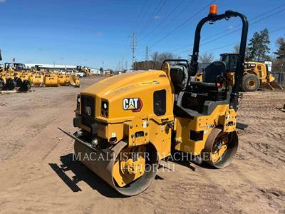 Caterpillar CB2.7 Smooth Drum Roller Compactor