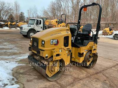 Caterpillar CB2.7 Smooth Drum Roller Compactor