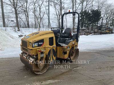 Caterpillar CB34B Smooth Drum Roller Compactor