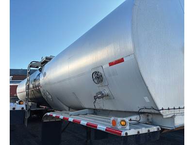 Brenner 43ft Asphalt / Hot Oil Tank Trailer - Spring