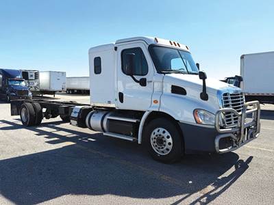 Freightliner Cascadia 113 Cab & Chassis Truck - 350HP