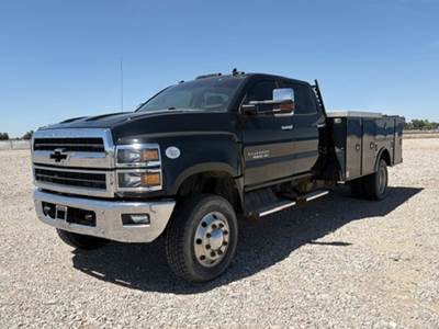 Chevrolet 4500 Silverado HD Crew Cab 4x4 Day Cab Truck - 350HP