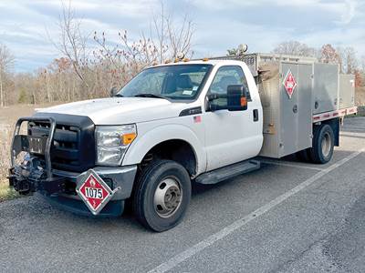 Ford F-350 Super Duty XL Dually Day Cab Truck - 385HP