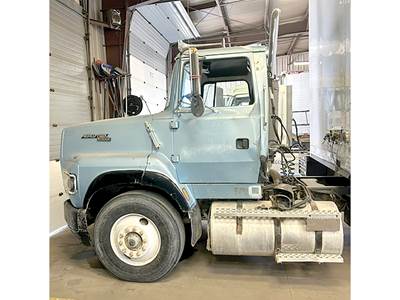 Ford L9000 Day Cab Truck - Cummins 310HP