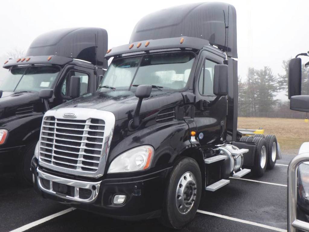 2017 Freightliner Cascadia 113 Day Cab Truck Detroit 410HP For Sale