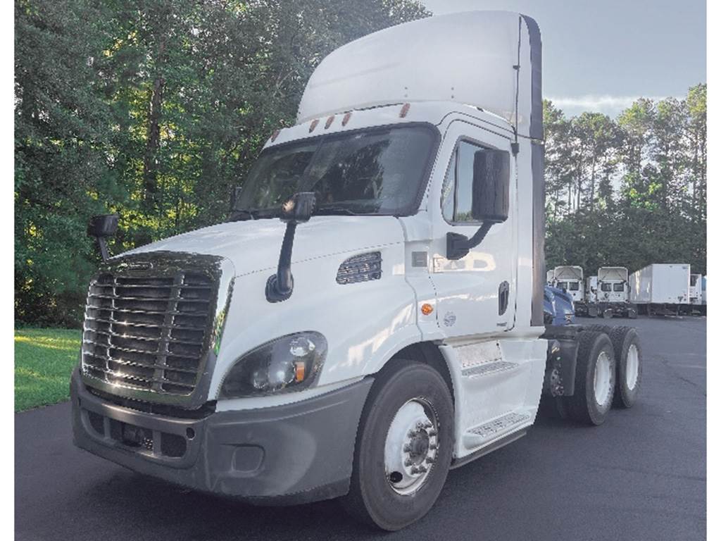 2016 Freightliner Cascadia 113 Day Cab Truck Detroit 410HP For Sale