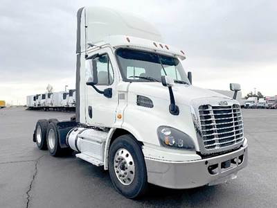 Freightliner Cascadia 113 Day Cab Truck - Detroit 410HP