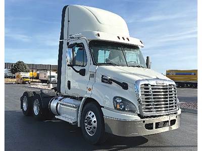 Freightliner Cascadia 113 Day Cab Truck - Detroit 410HP
