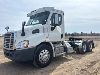 Freightliner Cascadia 113 Day Cab Truck - Cummins 425HP