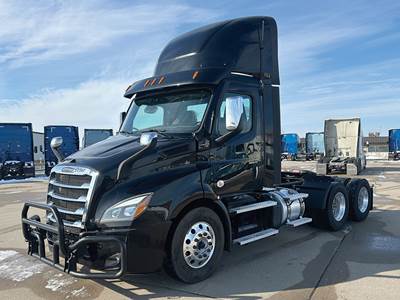 Freightliner Cascadia 116 Day Cab Truck - Detroit 450HP